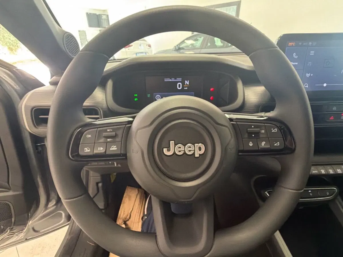Jeep Avenger nuova a Palermo (13)