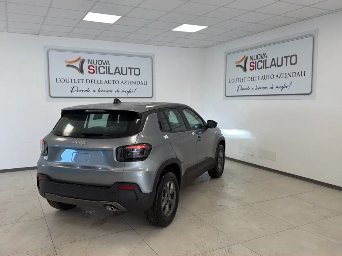 Jeep Avenger nuova a Palermo (15)
