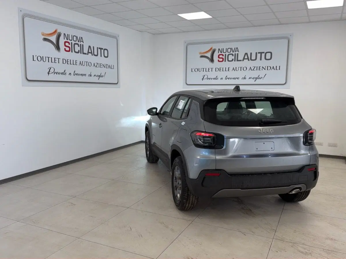 Jeep Avenger nuova a Palermo (16)