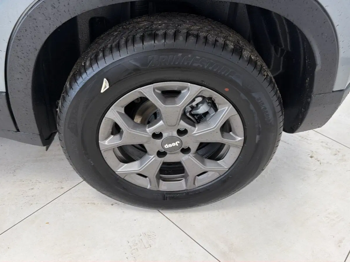 Jeep Avenger nuova a Palermo (5)