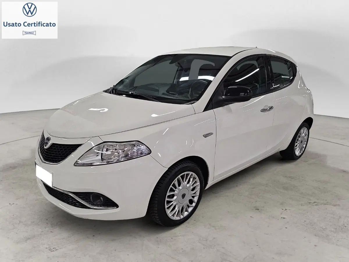 Lancia Ypsilon usata a Genova
