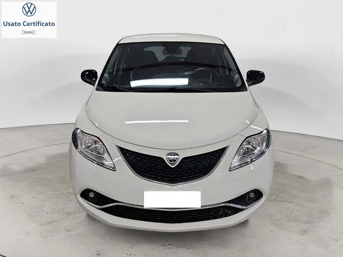 Lancia Ypsilon usata a Genova (2)