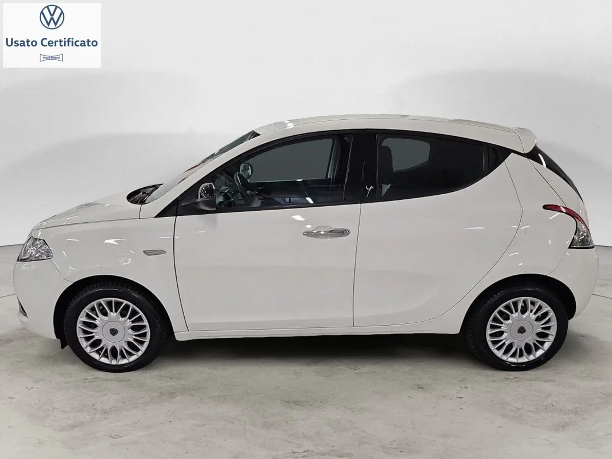 Lancia Ypsilon usata a Genova (3)