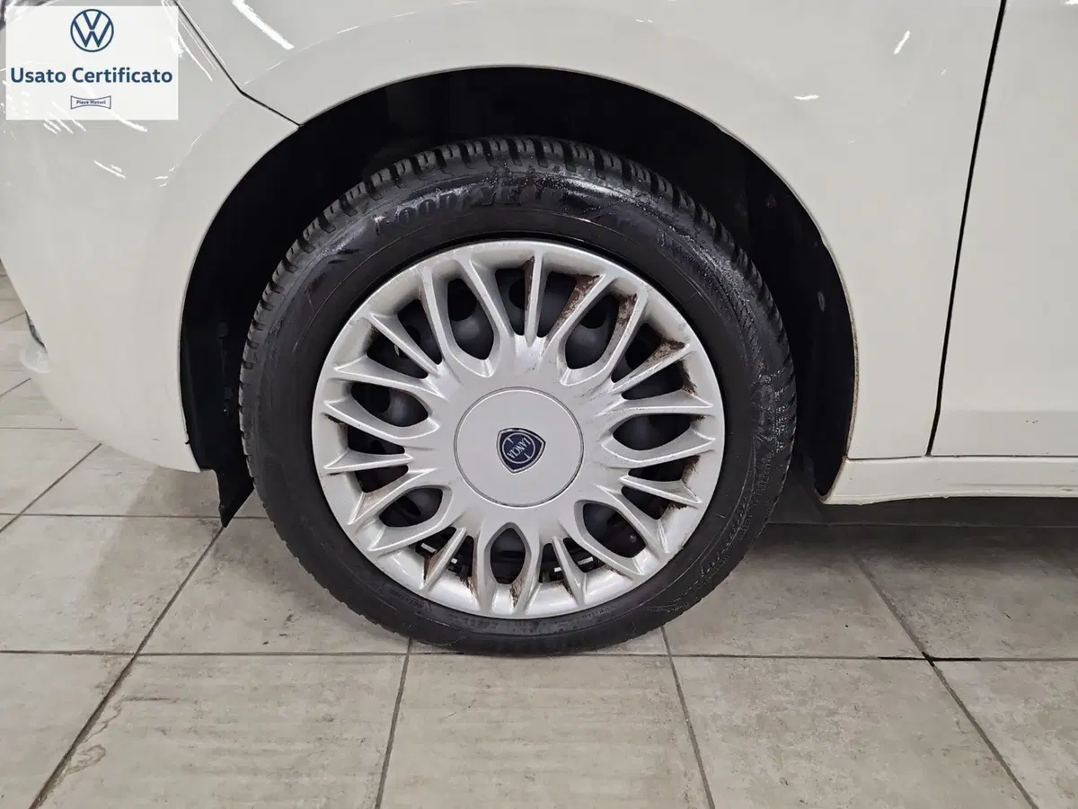 Lancia Ypsilon usata a Genova (7)