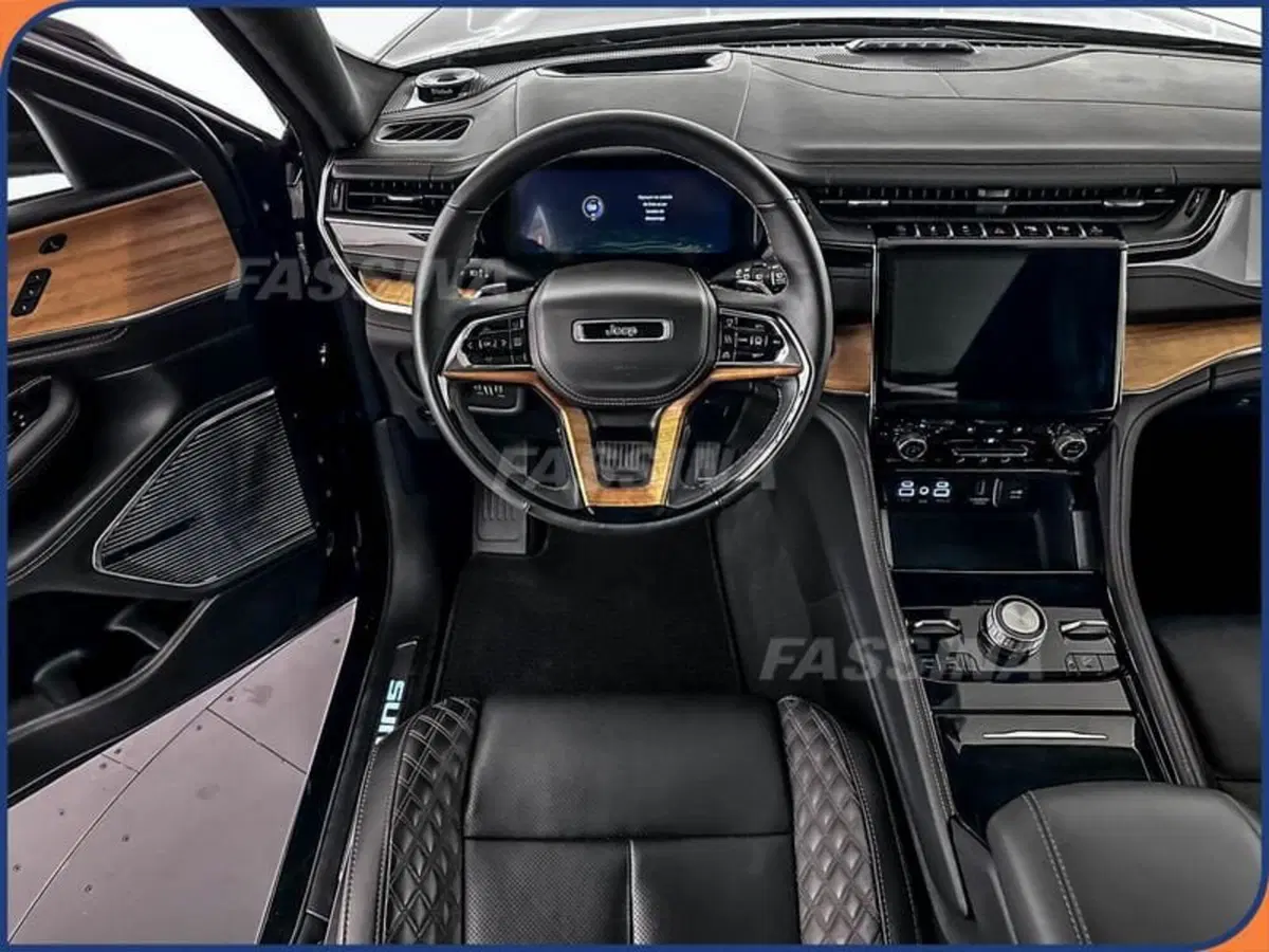Jeep Grand Cherokee usata a Milano (11)