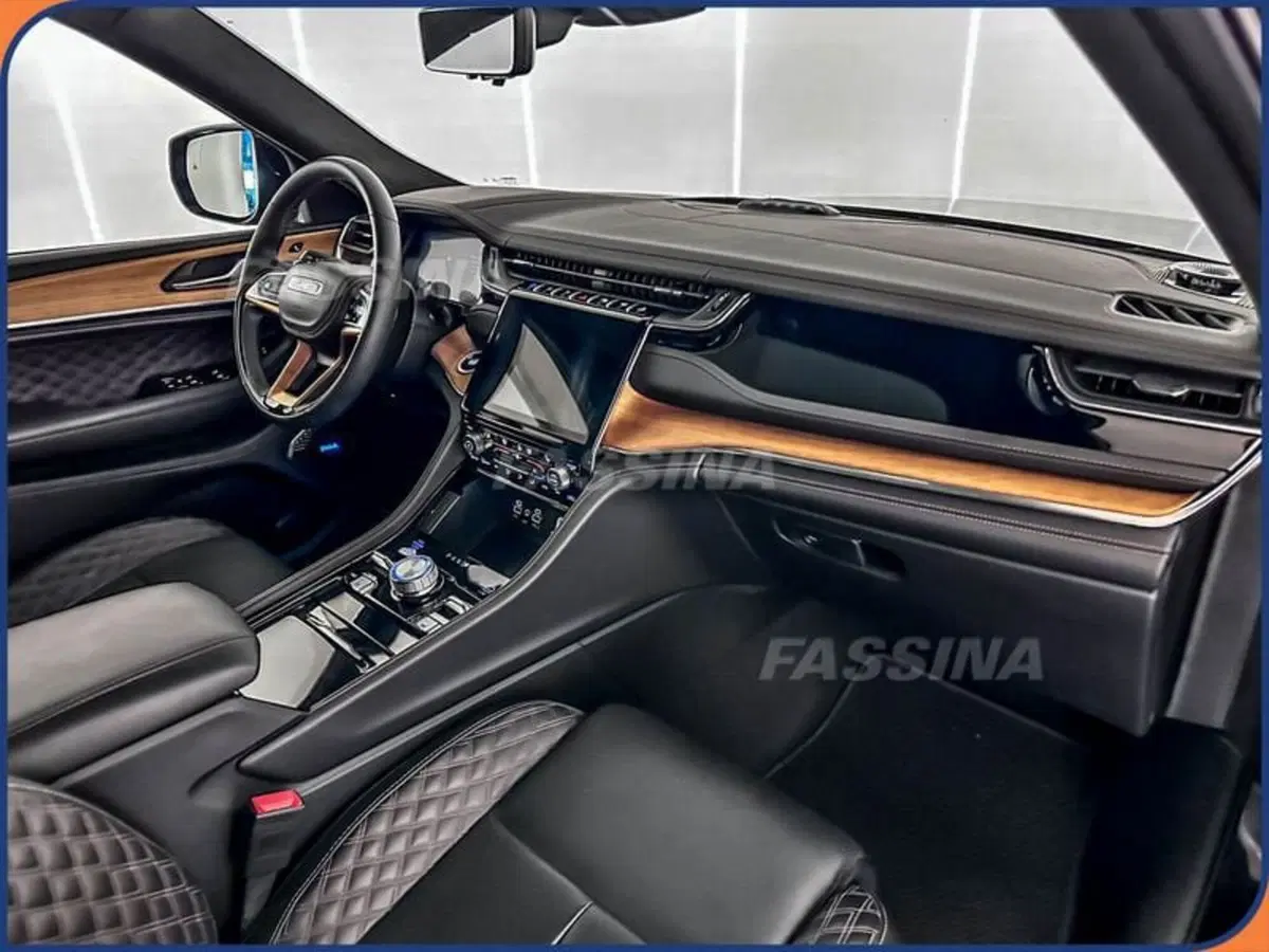 Jeep Grand Cherokee usata a Milano (13)