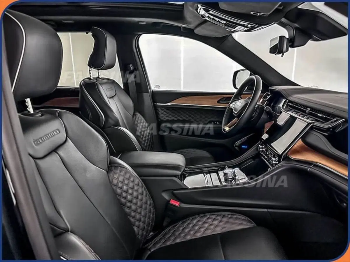 Jeep Grand Cherokee usata a Milano (14)