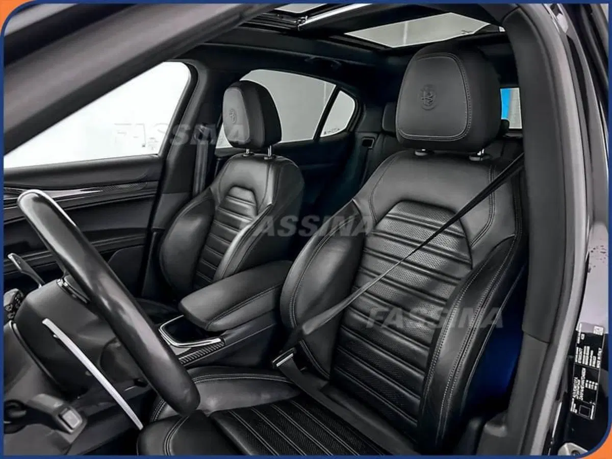 Alfa Romeo Stelvio usata a Milano (8)
