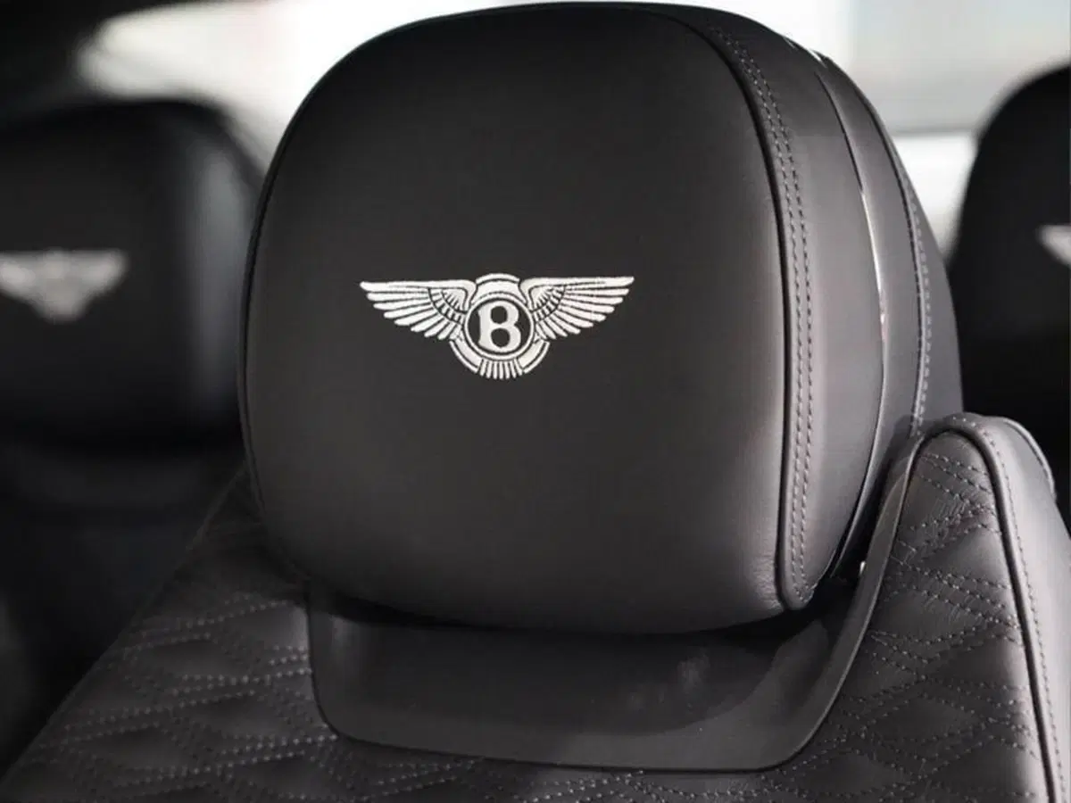 Bentley Continental GT nuova a Milano (10)