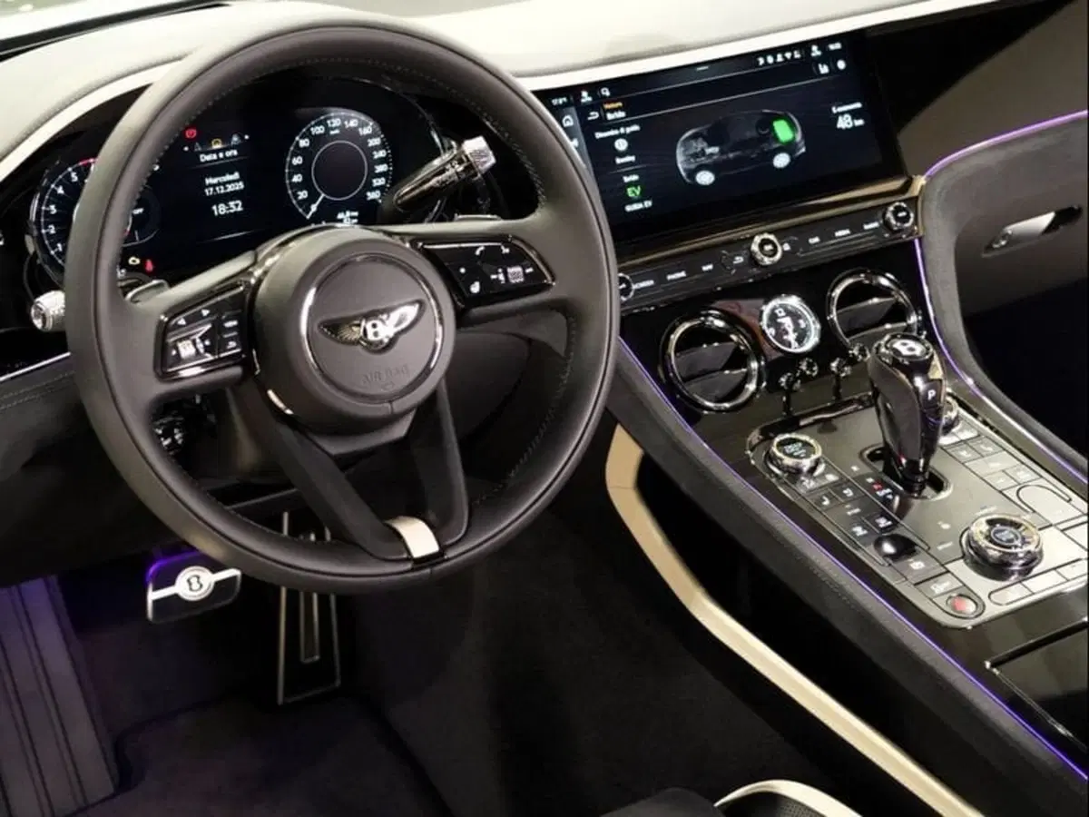 Bentley Continental GT nuova a Milano (9)