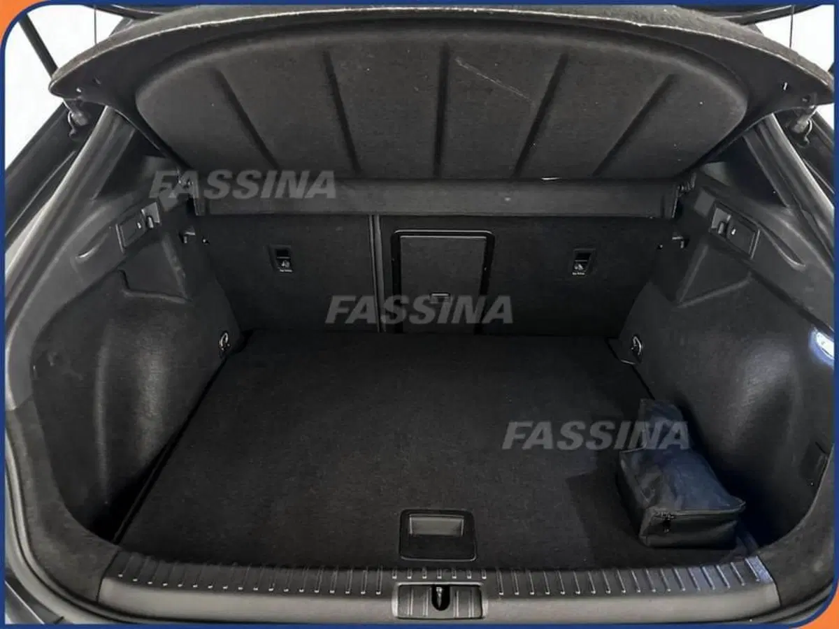 Cupra Formentor usata a Milano (12)