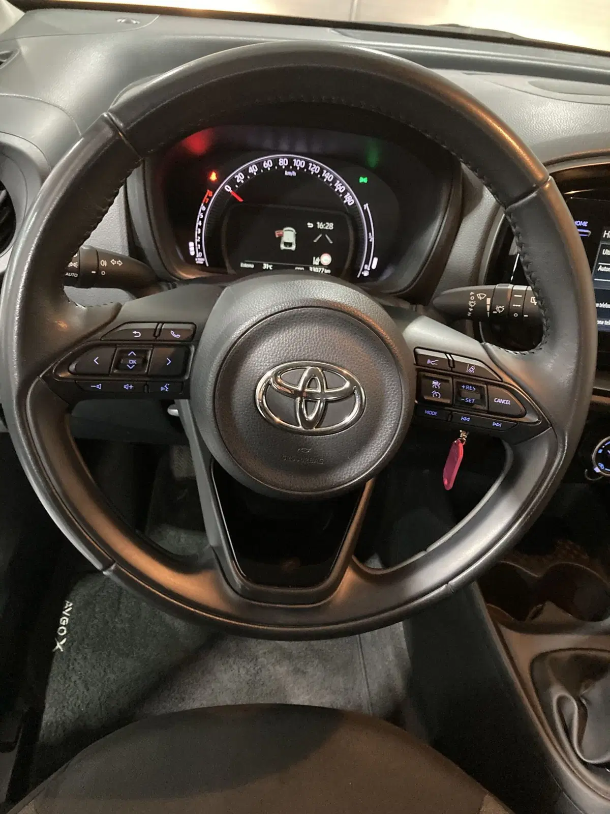 Toyota Aygo X usata a Barletta-Andria-Trani (13)
