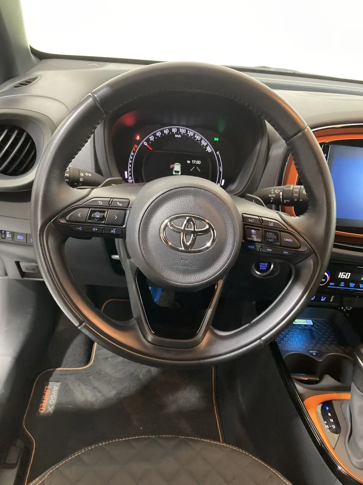 Toyota Aygo X usata a Barletta-Andria-Trani (17)