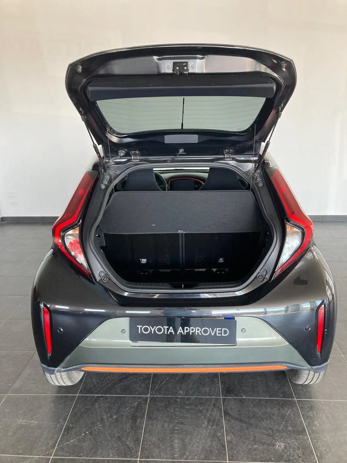 Toyota Aygo X usata a Barletta-Andria-Trani (6)