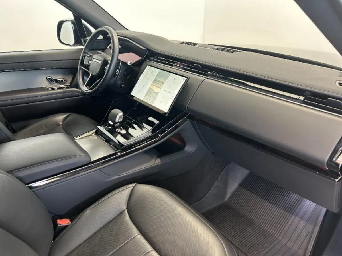 Land Rover Range Rover Sport usata a Venezia (12)