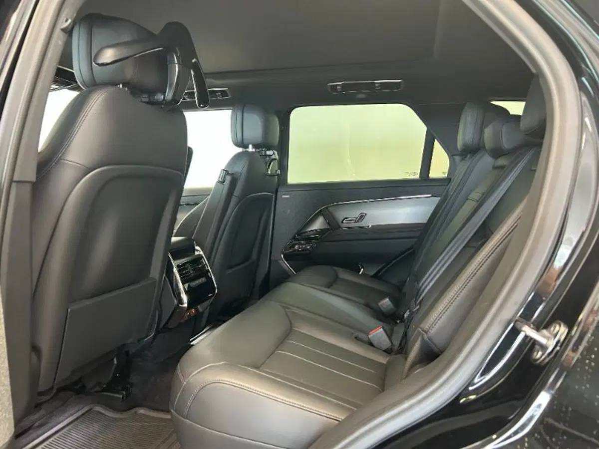 Land Rover Range Rover Sport usata a Venezia (17)