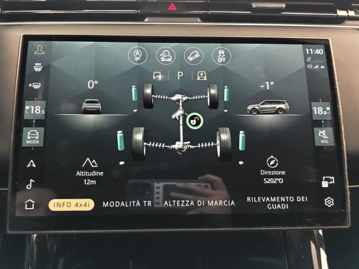 Land Rover Range Rover Sport usata a Venezia (19)