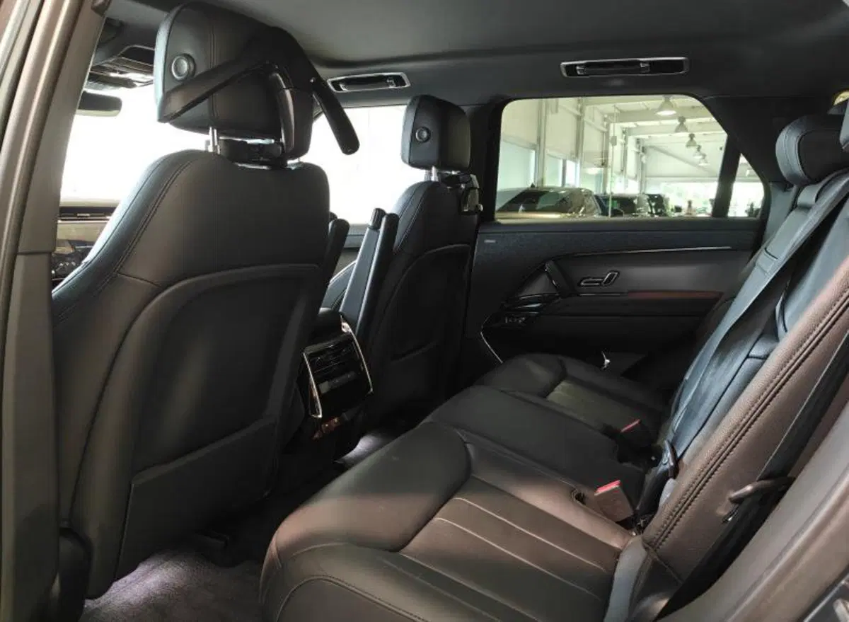 Land Rover Range Rover Sport usata a Venezia (11)
