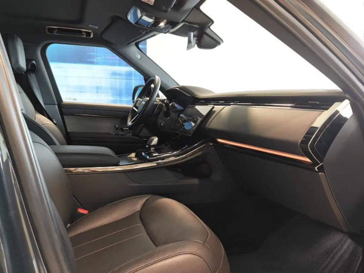 Land Rover Range Rover Sport usata a Venezia (14)