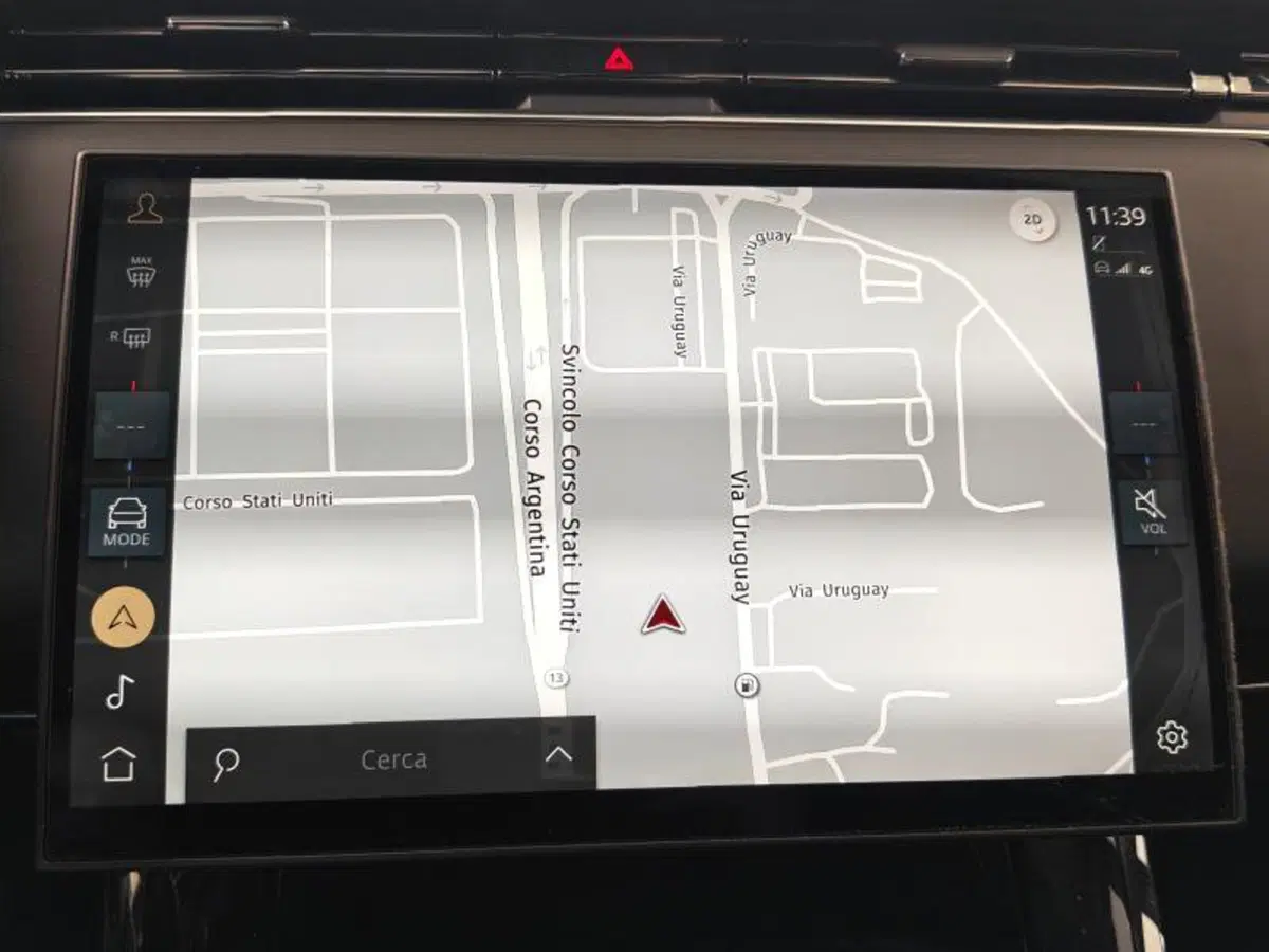 Land Rover Range Rover Sport usata a Venezia (18)