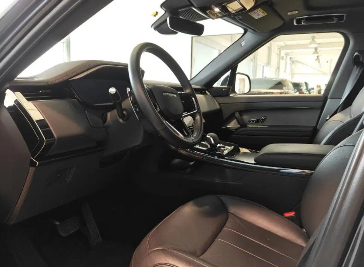 Land Rover Range Rover Sport usata a Venezia (10)