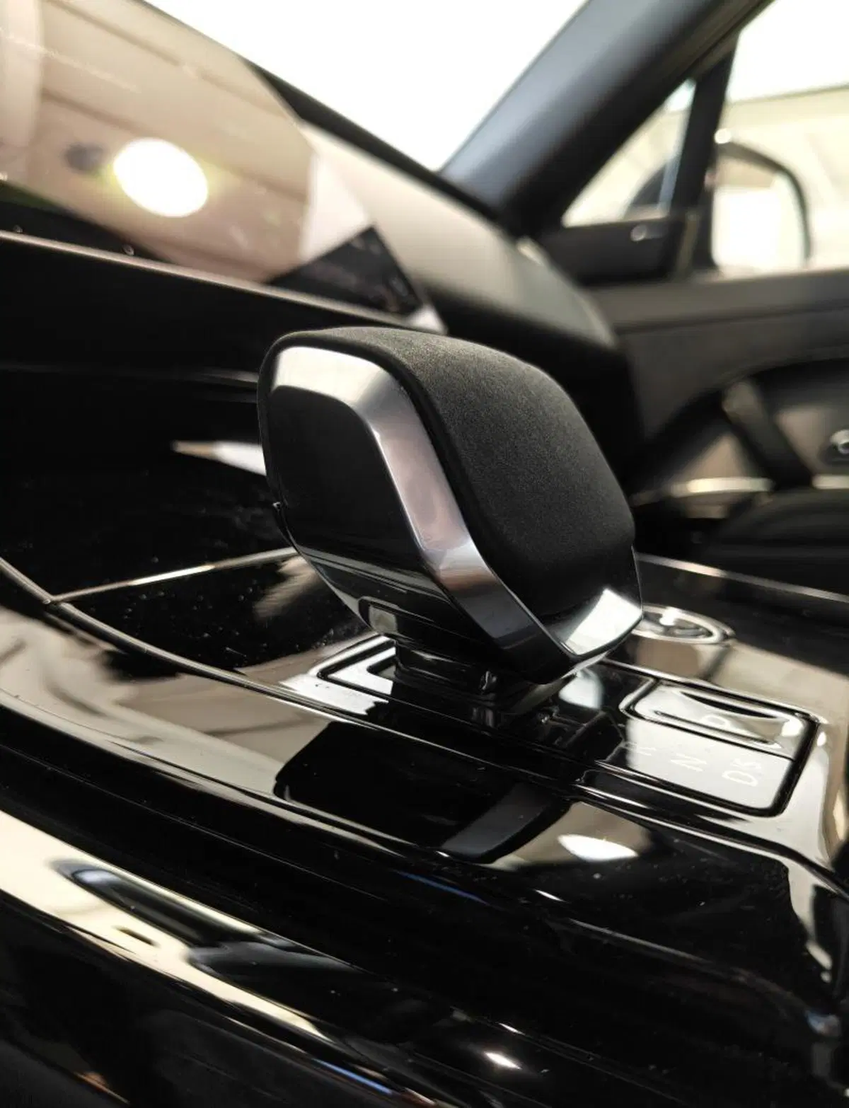 Land Rover Range Rover Sport usata a Venezia (16)