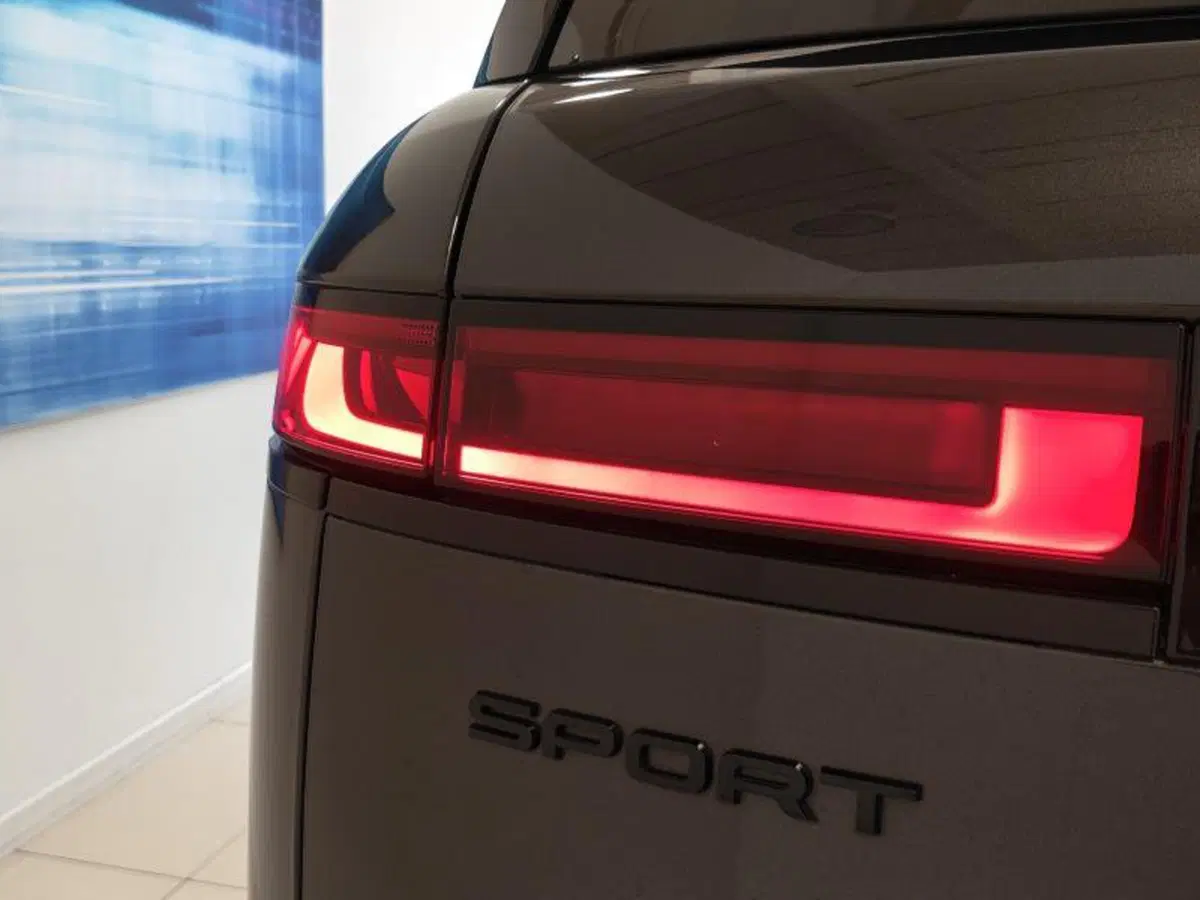 Land Rover Range Rover Sport usata a Venezia (7)