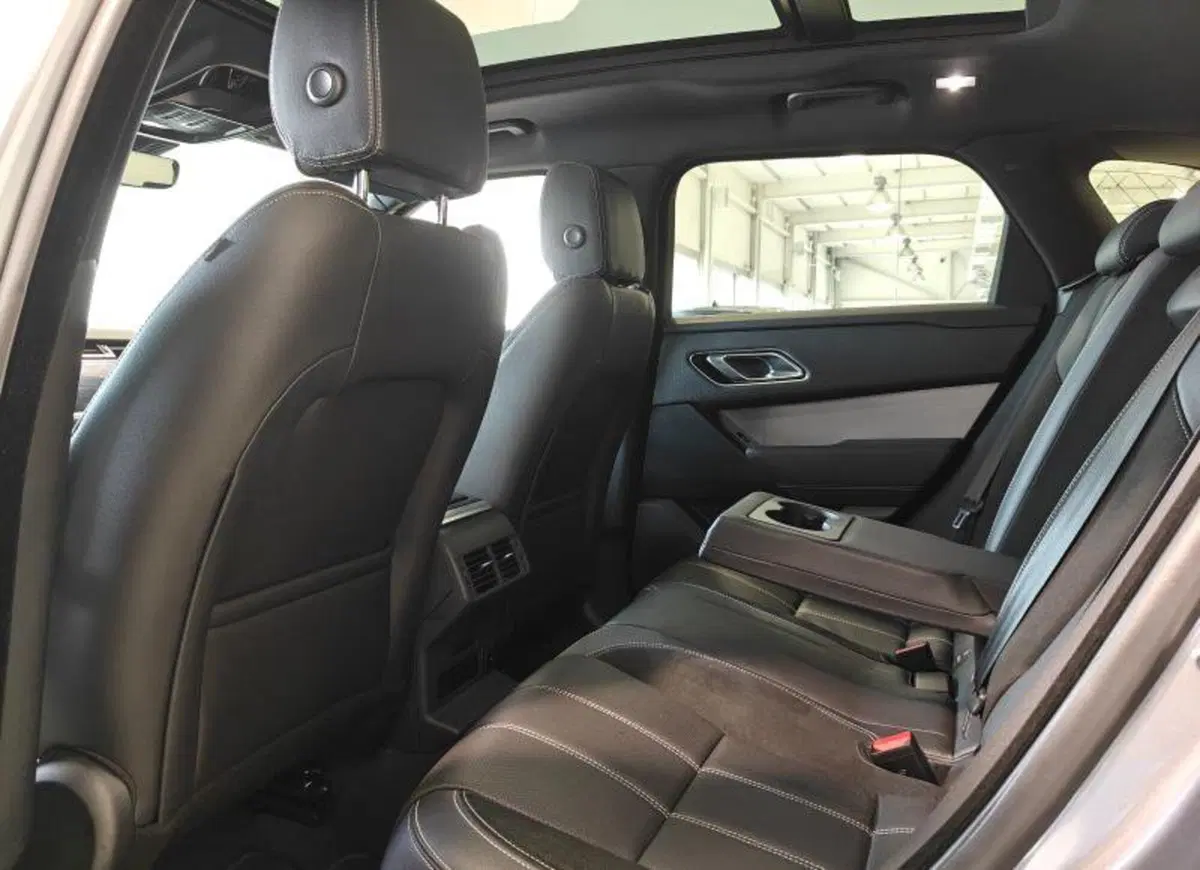 Land Rover Range Rover Velar usata a Venezia (12)