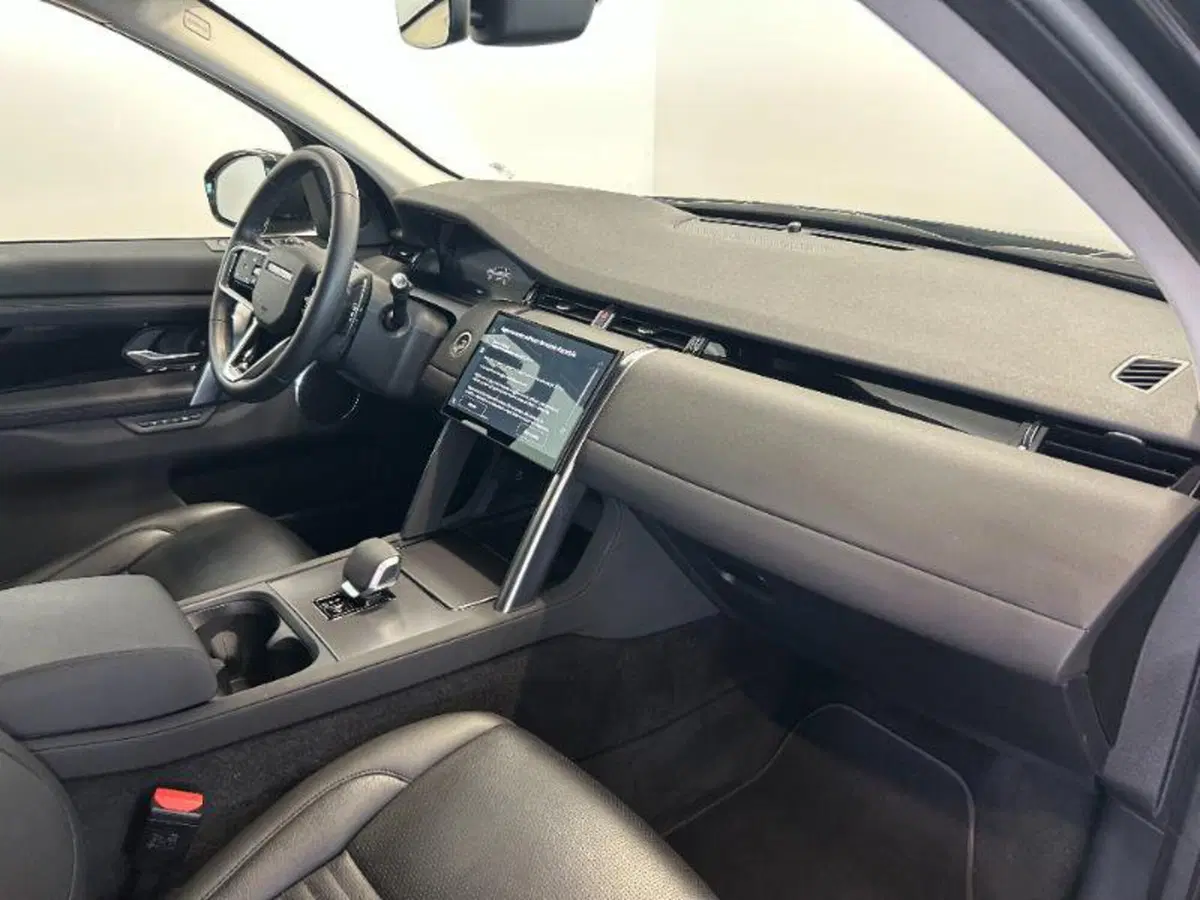 Land Rover Discovery Sport usata a Venezia (11)