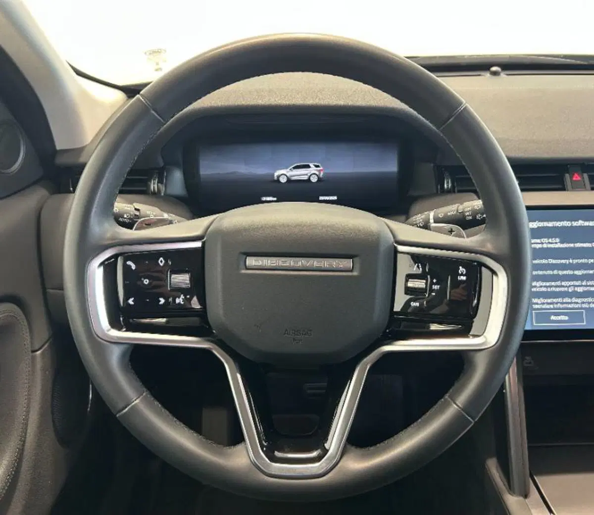 Land Rover Discovery Sport usata a Venezia (14)