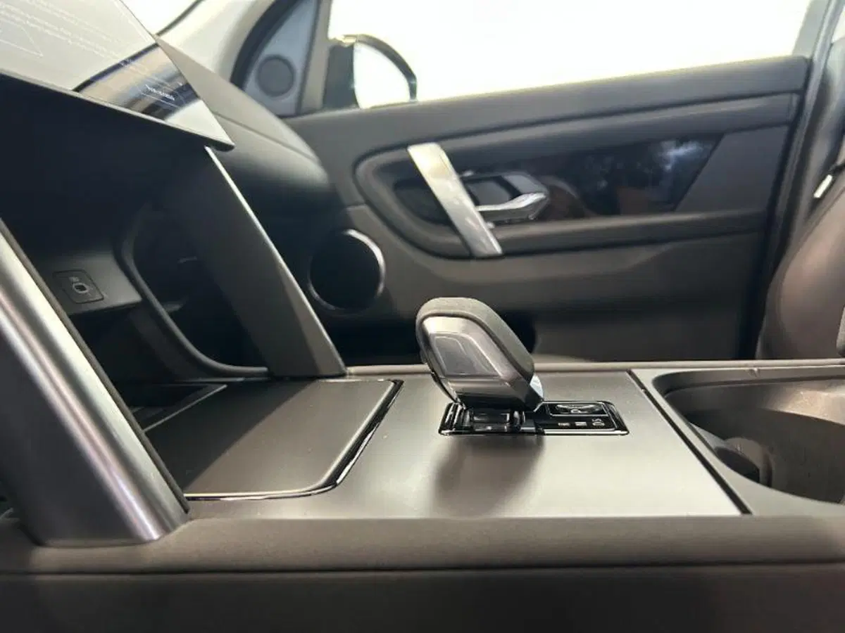 Land Rover Discovery Sport usata a Venezia (16)