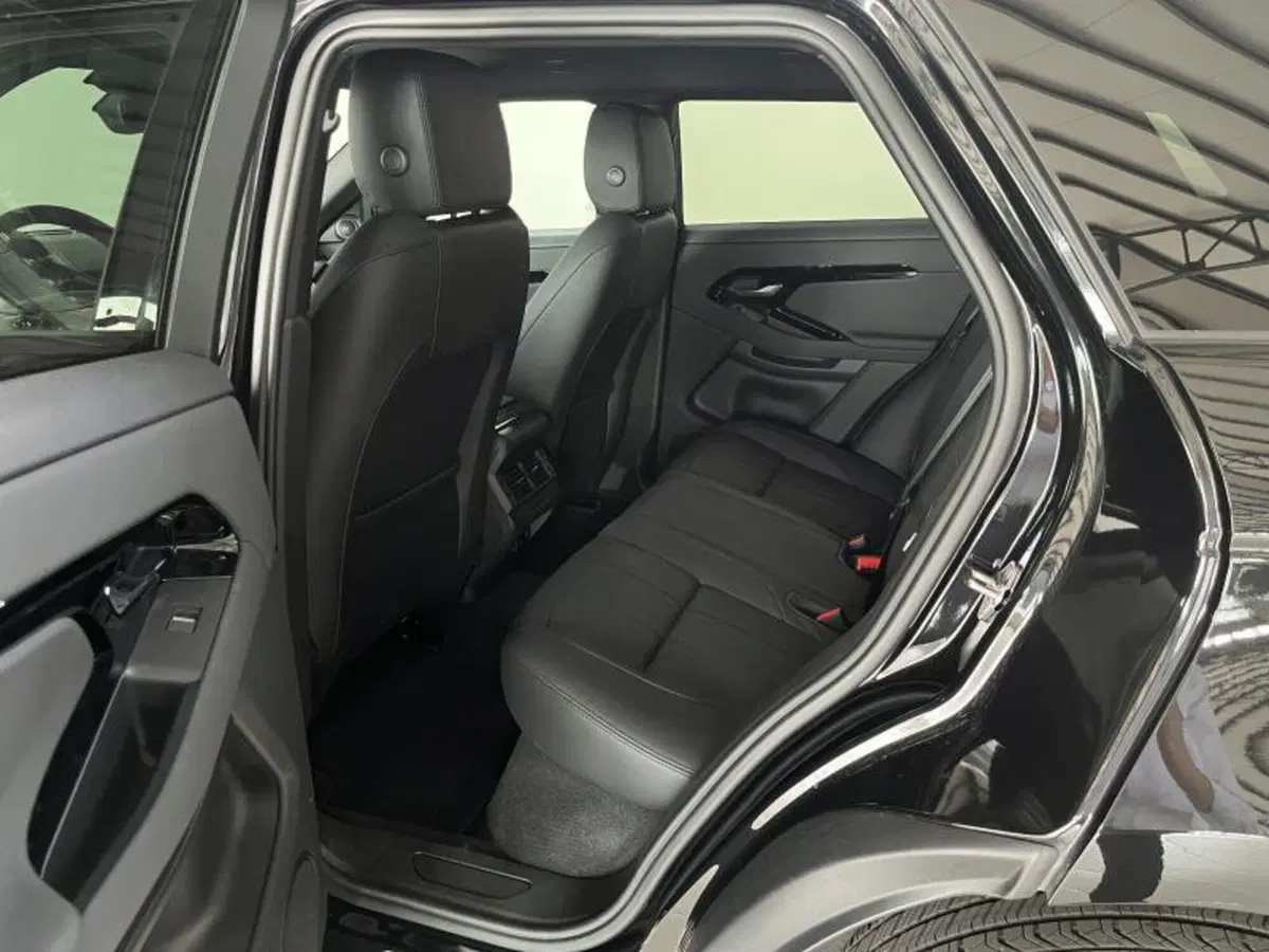 Land Rover Range Rover Evoque usata a Venezia (13)