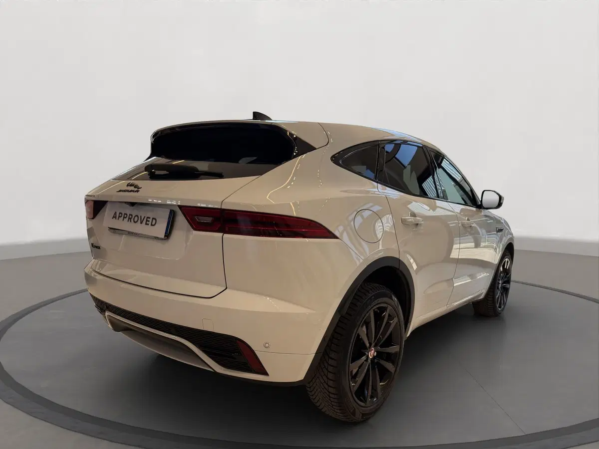 Jaguar E-Pace usata a Latina (2)