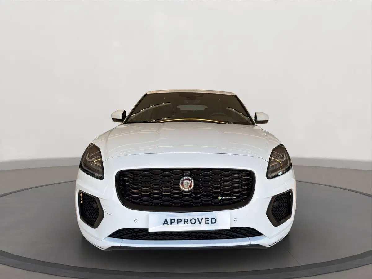 Jaguar E-Pace usata a Latina (8)