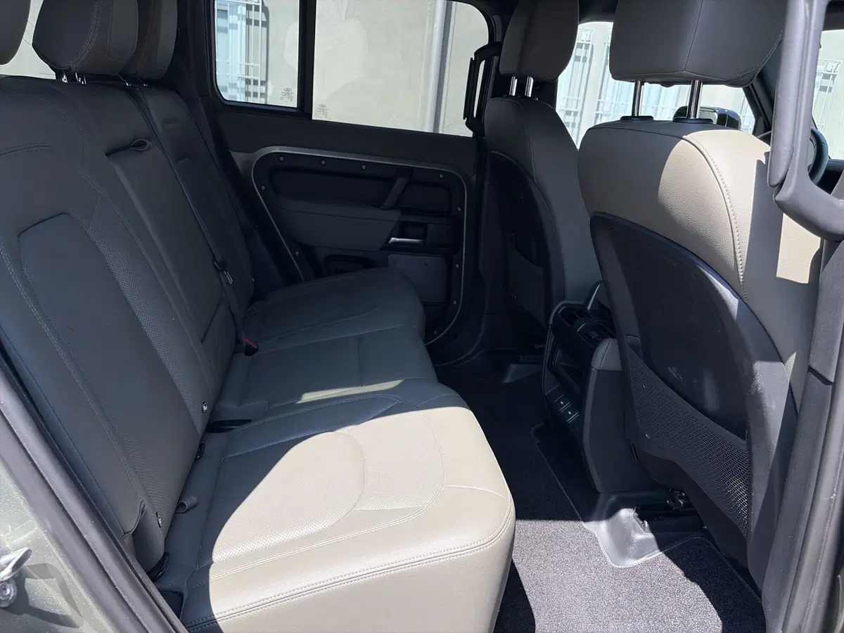 Land Rover Defender usata a Modena (11)