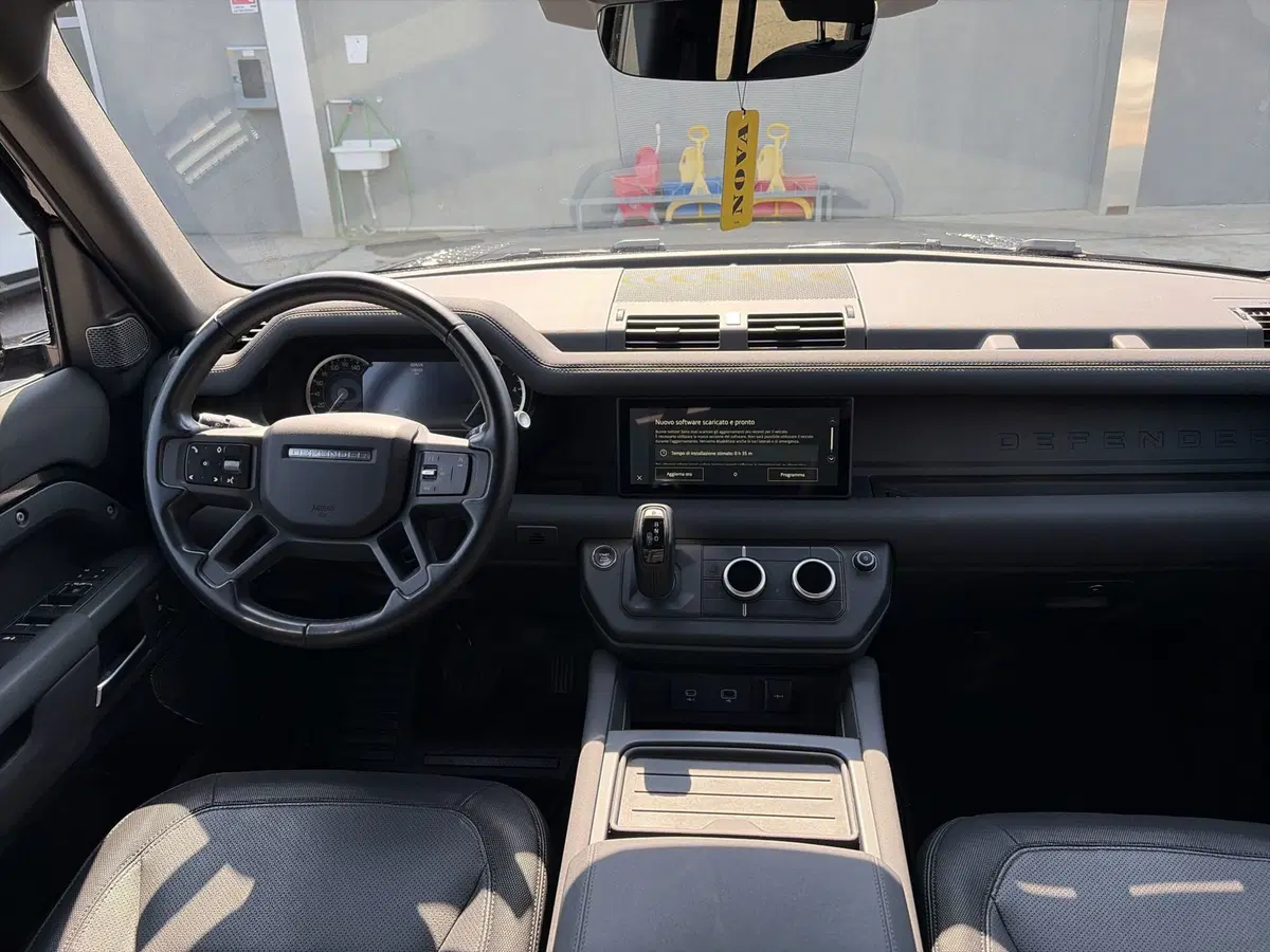 Land Rover Defender usata a Modena (9)