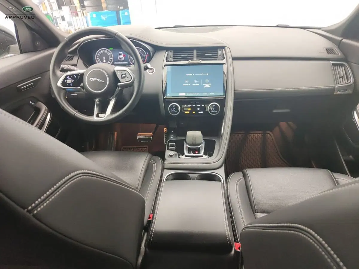 Jaguar E-Pace usata a Ragusa (3)