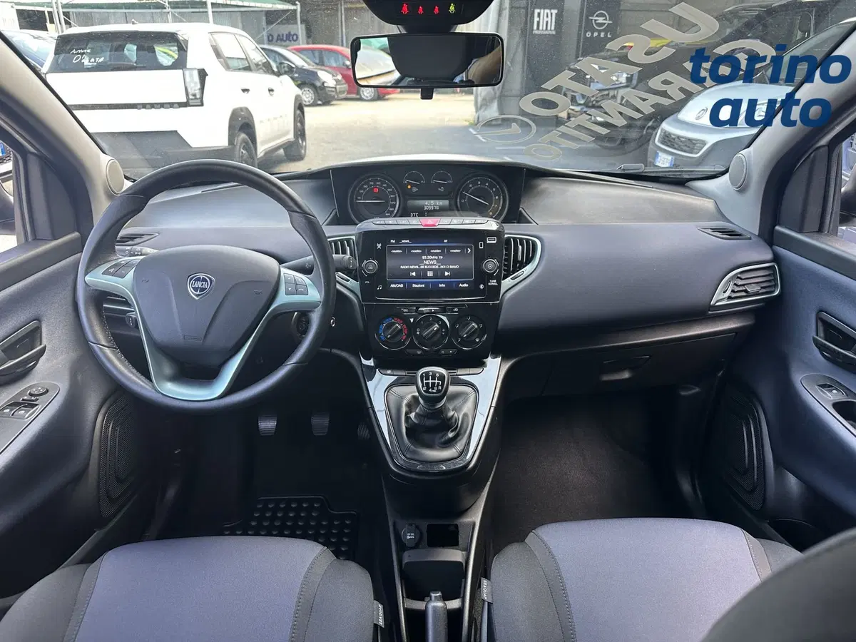 Lancia Ypsilon usata a Torino (14)