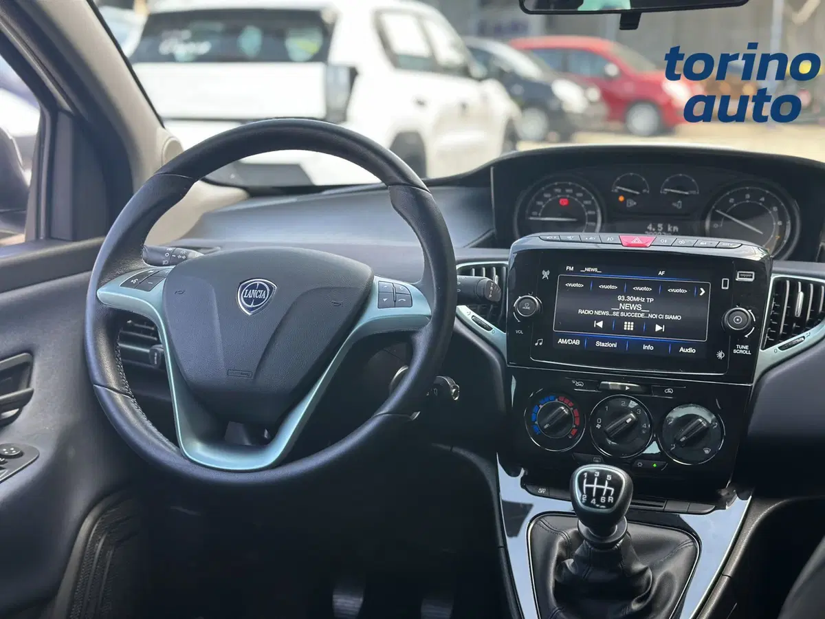 Lancia Ypsilon usata a Torino (16)