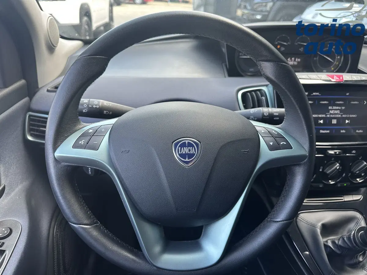 Lancia Ypsilon usata a Torino (17)