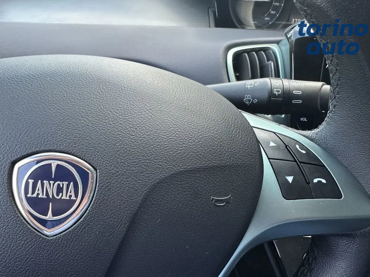 Lancia Ypsilon usata a Torino (19)