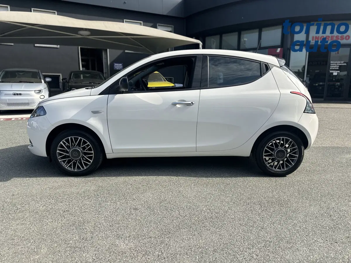 Lancia Ypsilon usata a Torino (4)