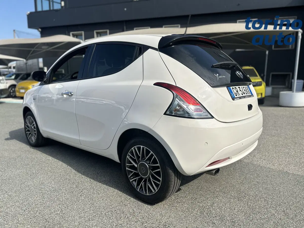 Lancia Ypsilon usata a Torino (5)