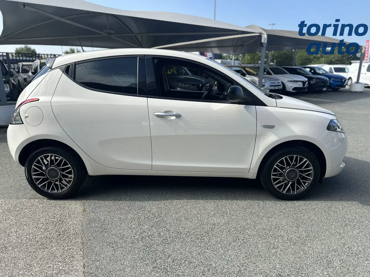 Lancia Ypsilon usata a Torino (8)