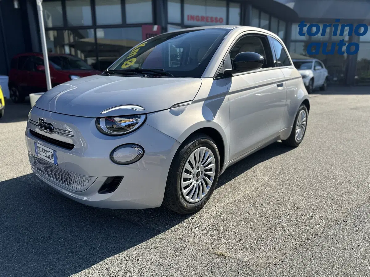 Fiat 500 nuova a Torino (3)