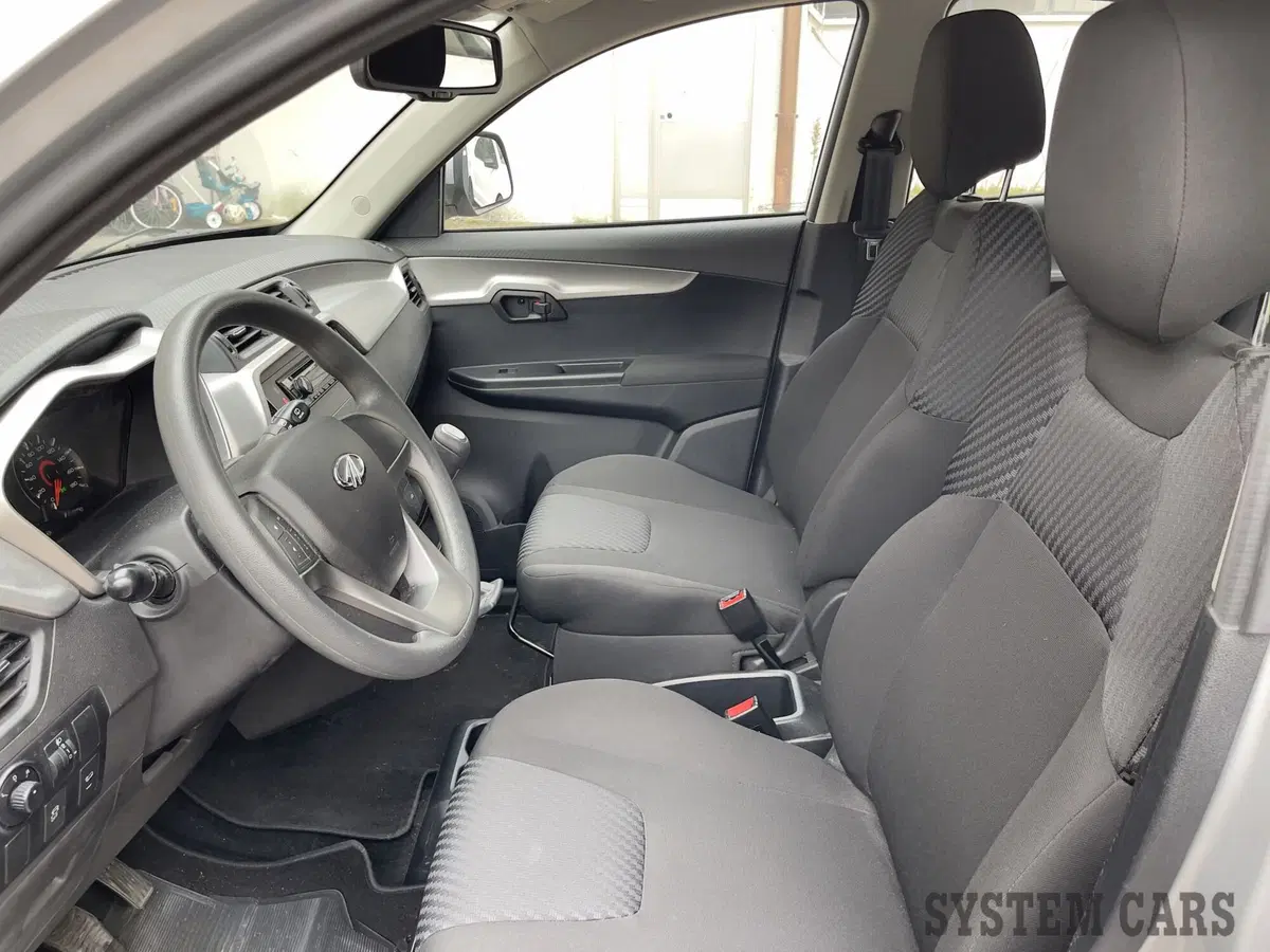Mahindra KUV100 usata a Monza e Brianza (10)