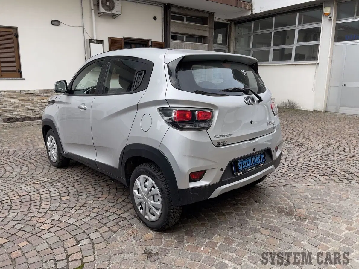 Mahindra KUV100 usata a Monza e Brianza (4)