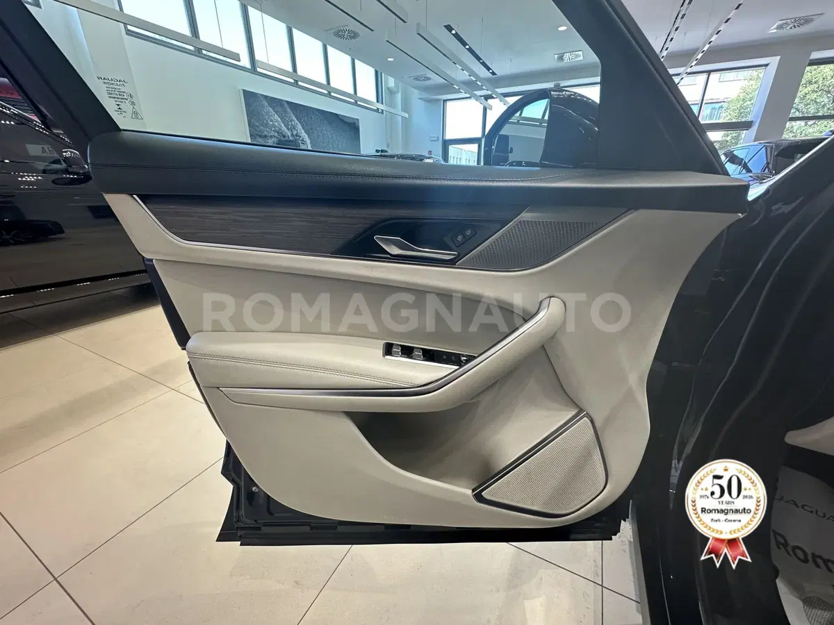 Jaguar F-Pace usata a Forlì-Cesena (15)