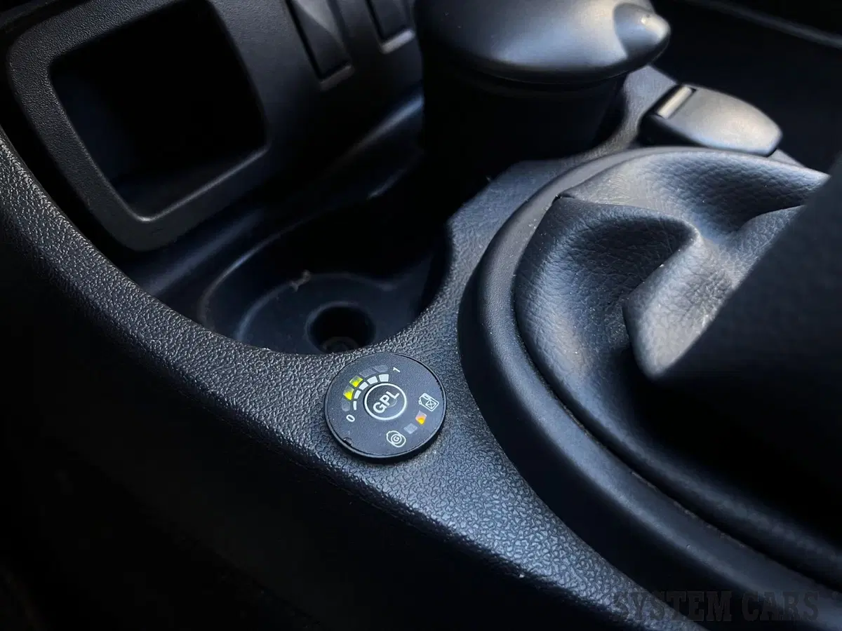 Dacia Duster usata a Monza e Brianza (12)