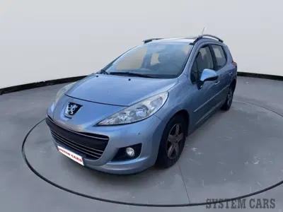 Peugeot 207 SW 8V HDi 112CV XS Ciel del 2010 usata a Seveso